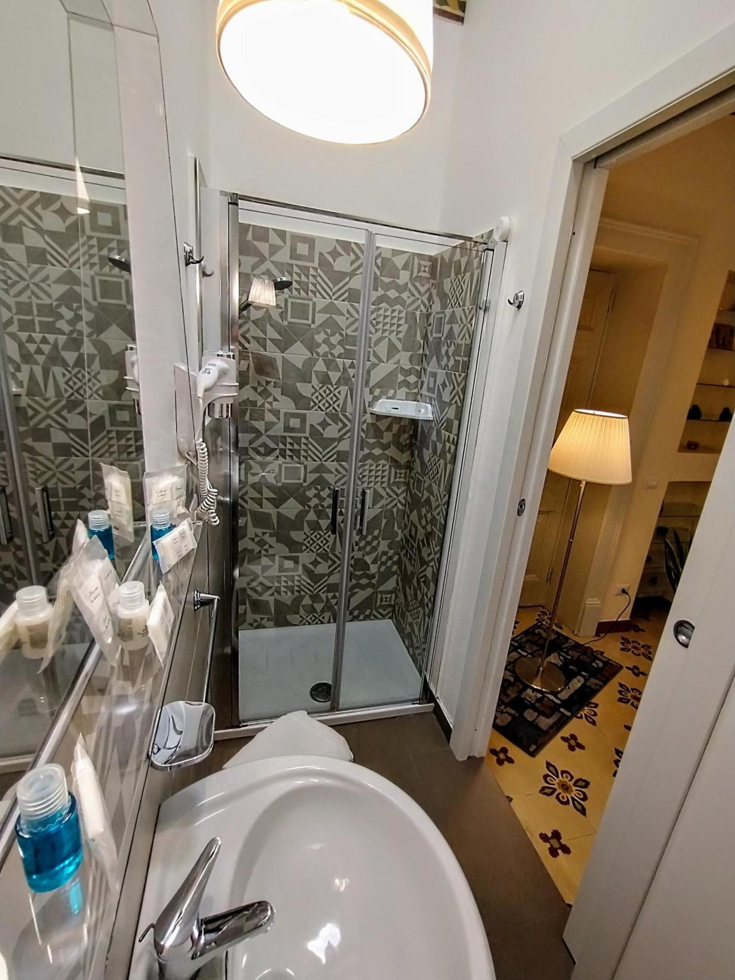 Suleima B&B Messina Centro Buitenkant foto