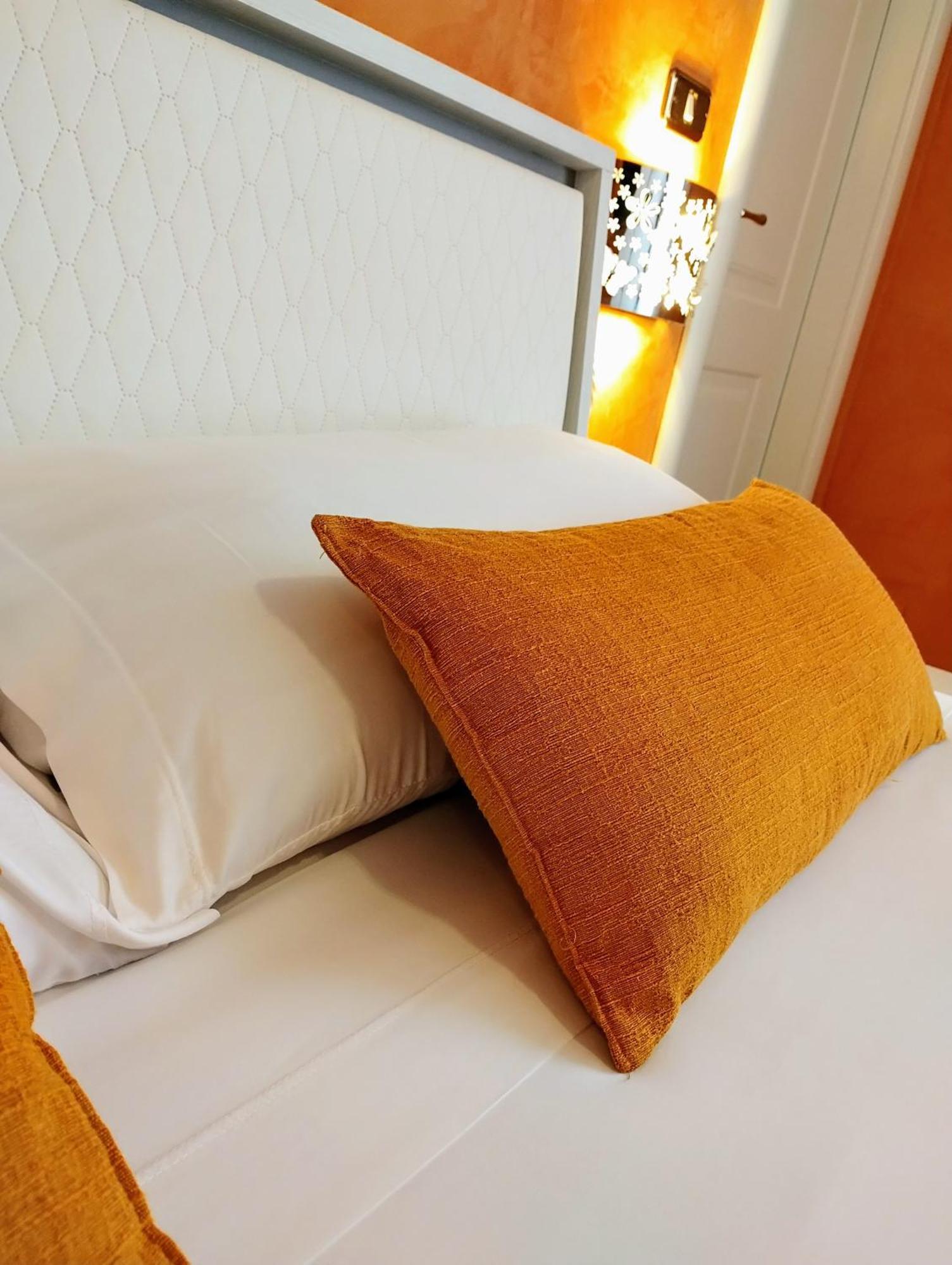 Suleima B&B Messina Centro Buitenkant foto