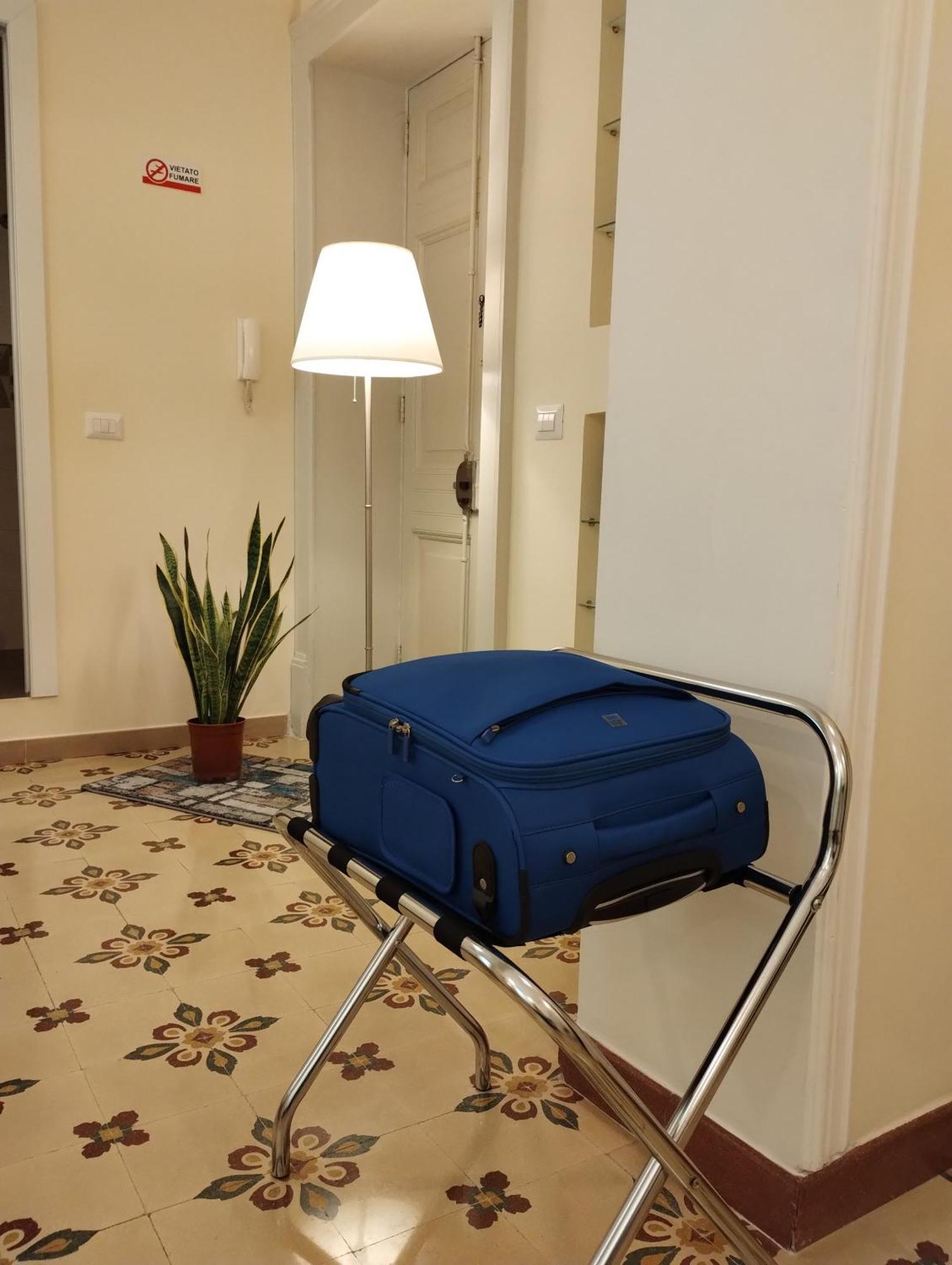 Suleima B&B Messina Centro Buitenkant foto
