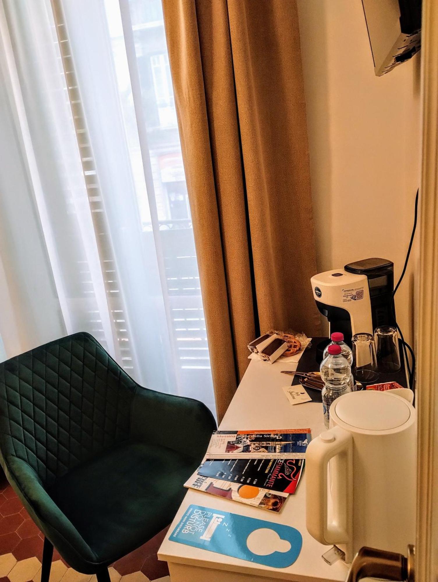Suleima B&B Messina Centro Buitenkant foto